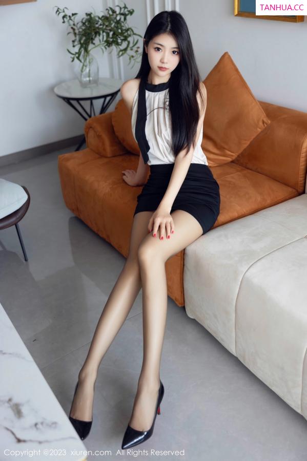 可乐Vicky  [XiuRen]高清写真图 2023.09.06 No.7342 可乐Vicky 丝袜美腿第8张图片